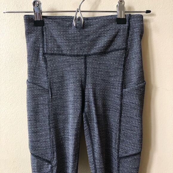 Lululemon Speed It Up Tight 28” - Picture 6 of 10